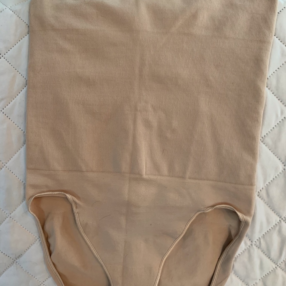 Assets/Spanx shapewear
